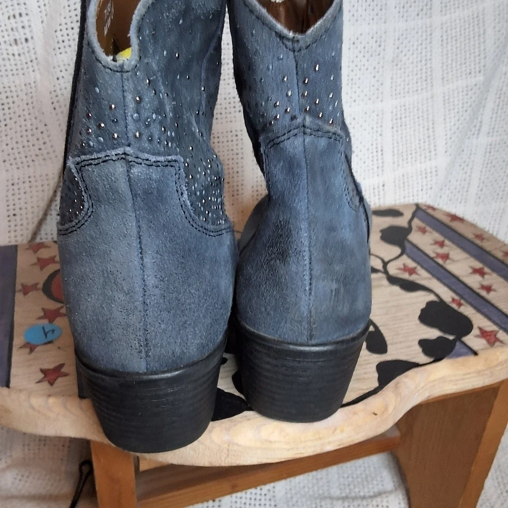 Blue studded suede western style boots 7 - Picture 8 of 13